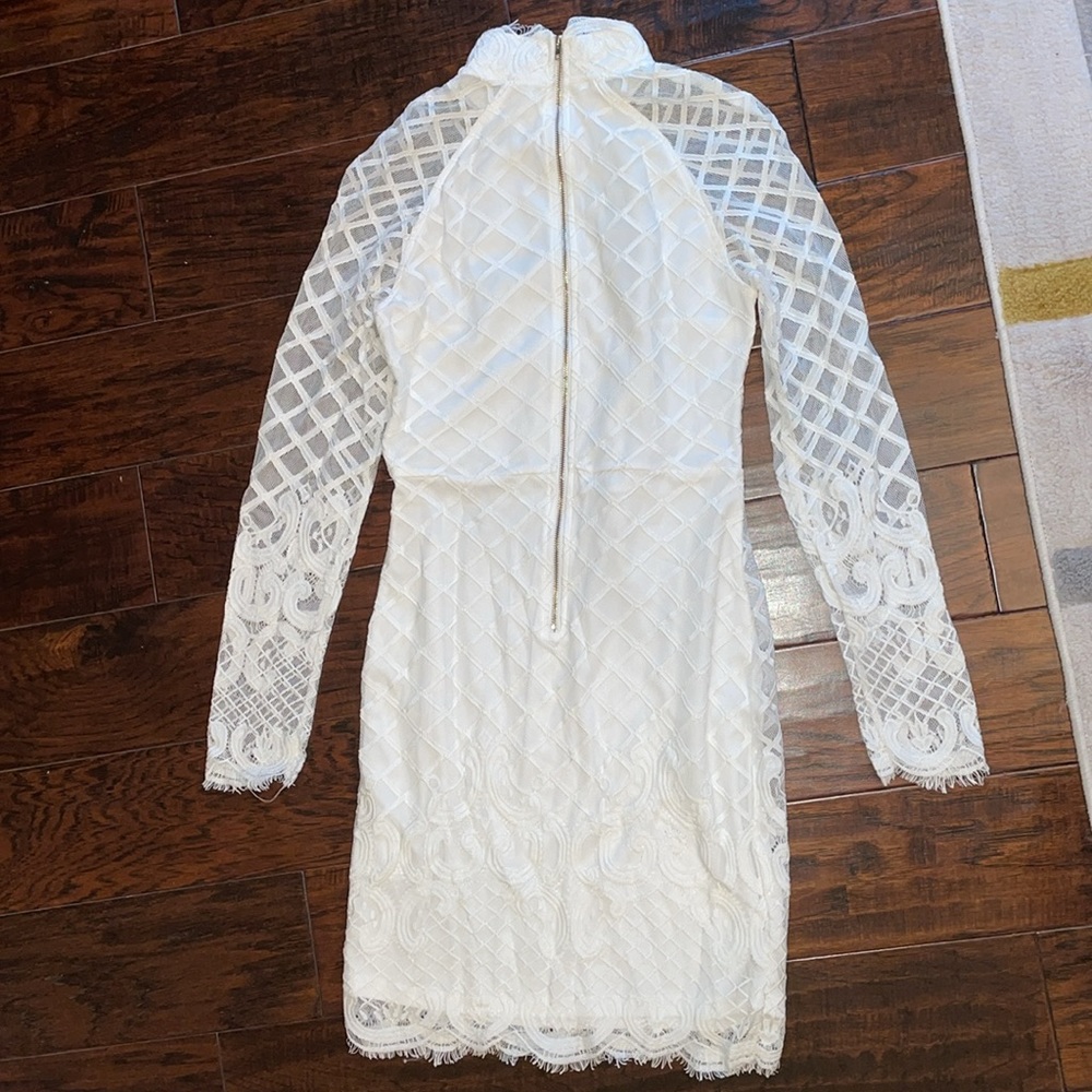 WHITE LACE DRESS - Picture 2 of 6
